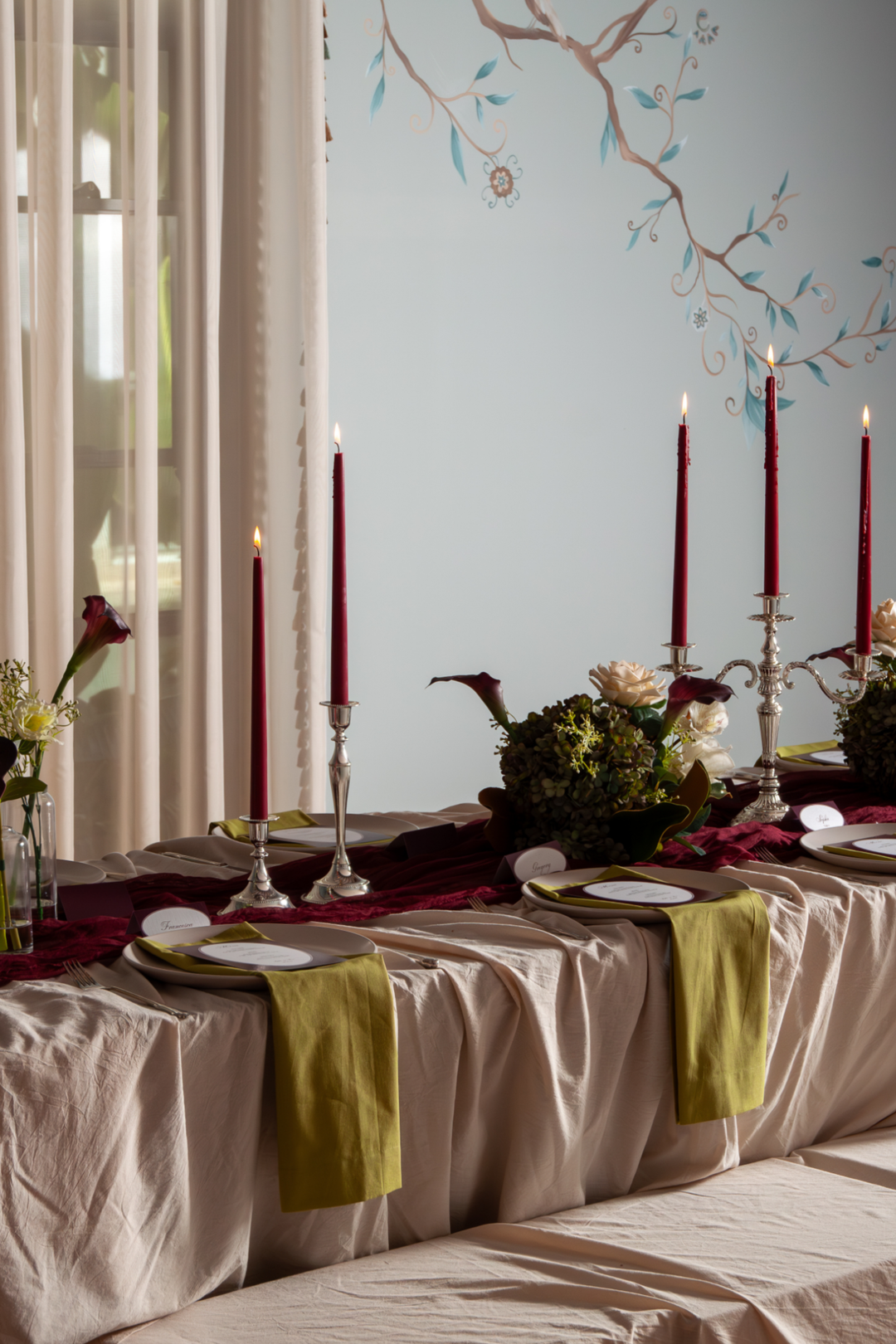 5 Rules to Help to You Match Your Wedding Candles and Florals