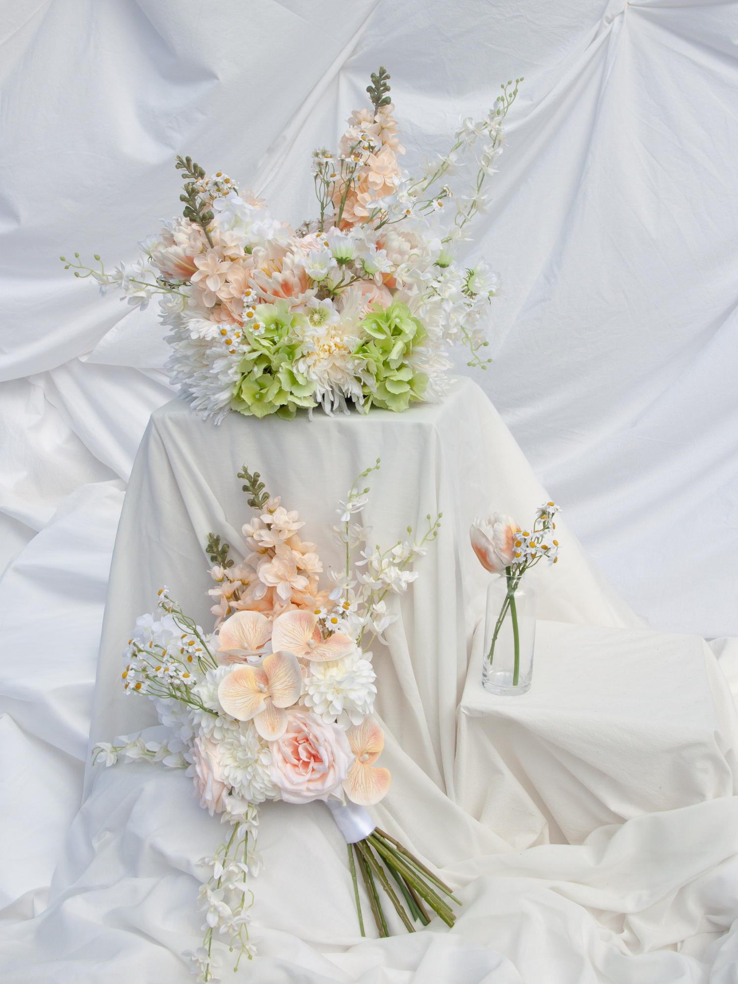 Apricot Snapdragon & White Orchid Cloud - Medium