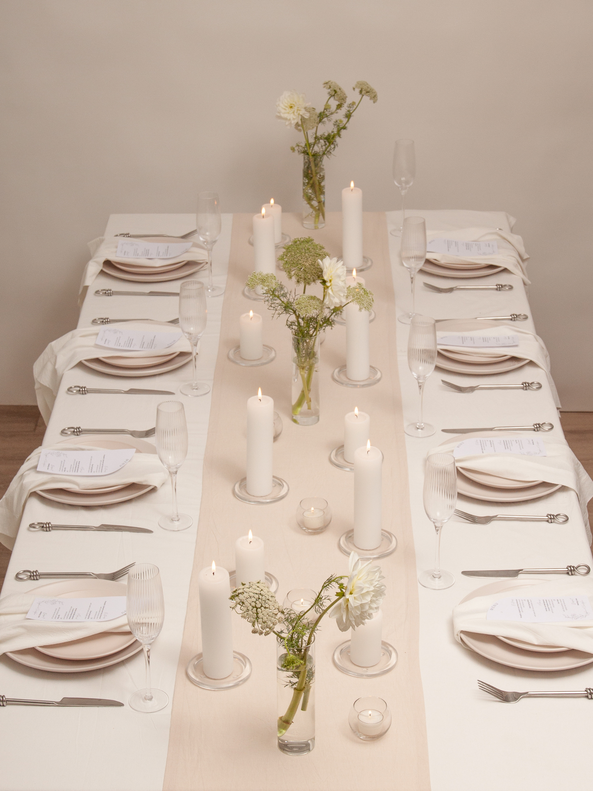 Slim Event Pillars with Pillar Plate & Tealights