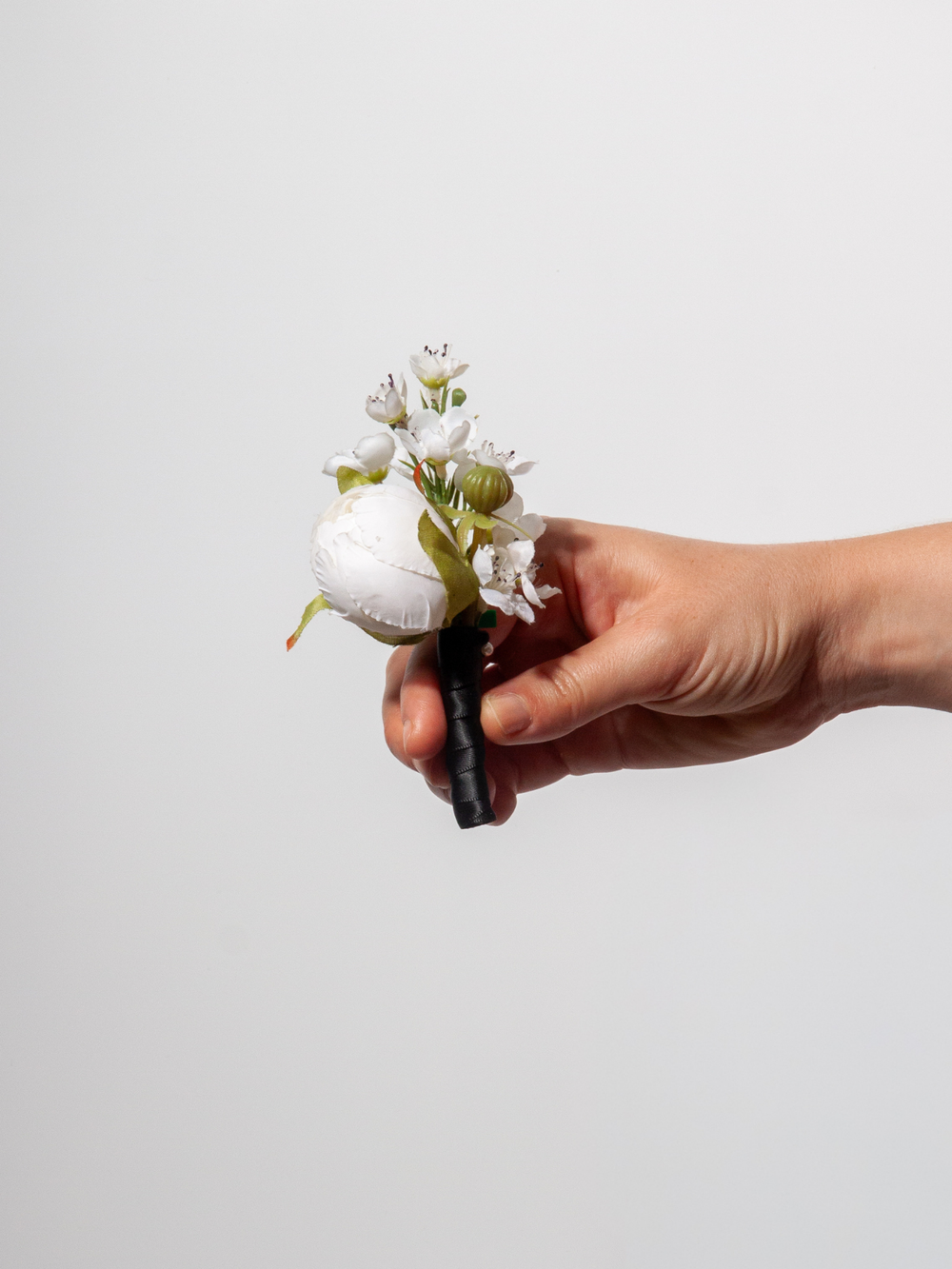 Classic White Wedding Buttonhole Pack of 1