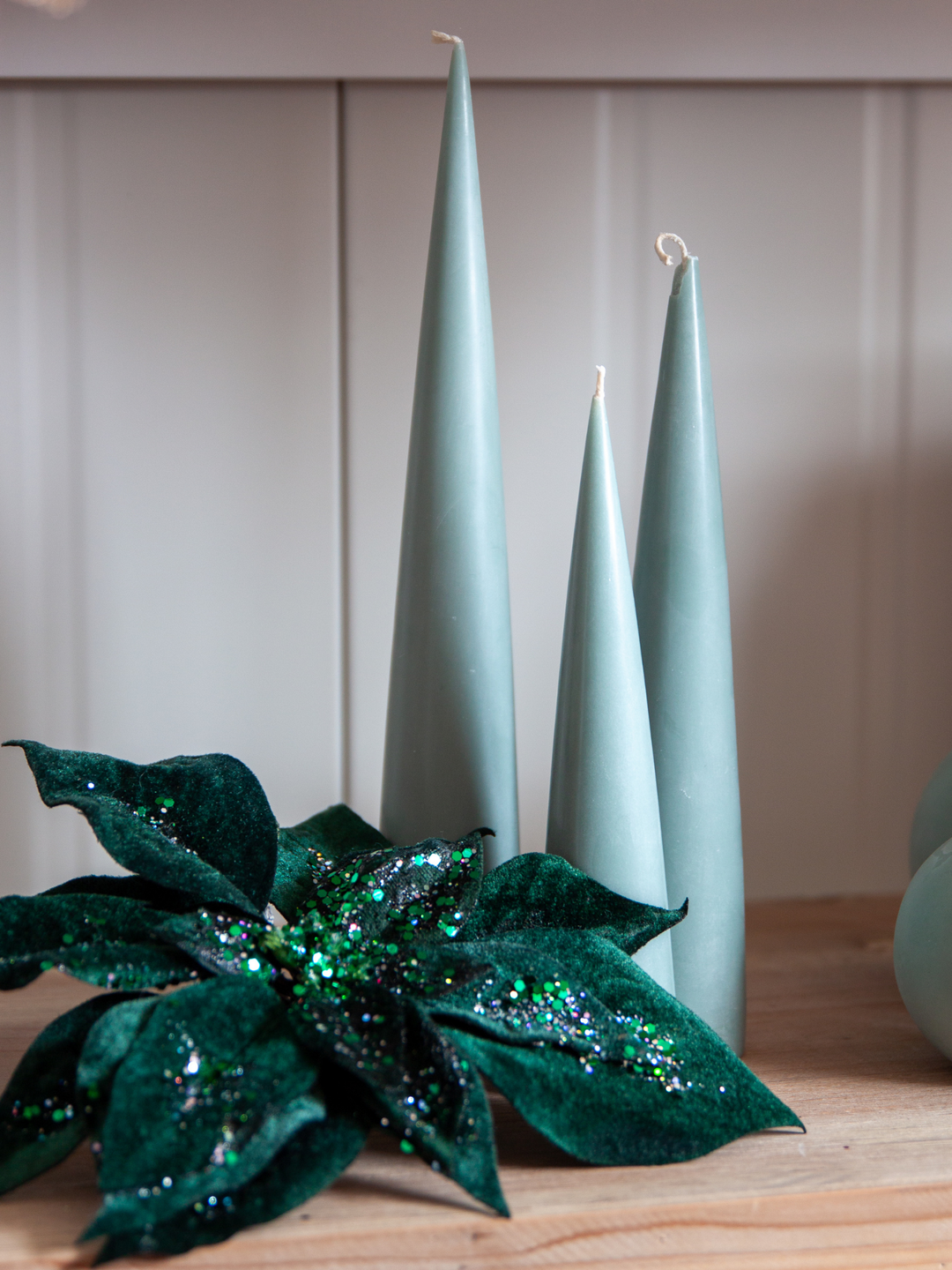 Clip Poinsettia Emerald Green Velvet Pack of 1