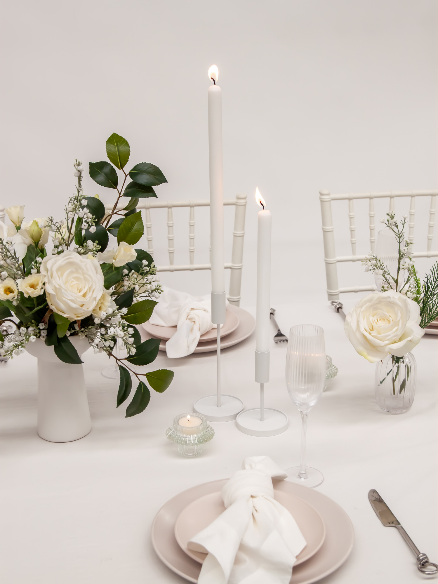 White Aria Metal Candle Holder - Medium Pack of 1